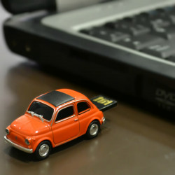 Pendrive Fiat500 - regalos para hombres